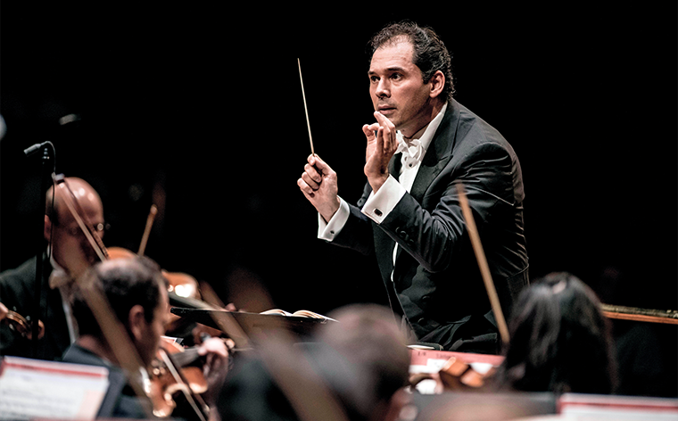 トゥガン・ソヒエフ画像